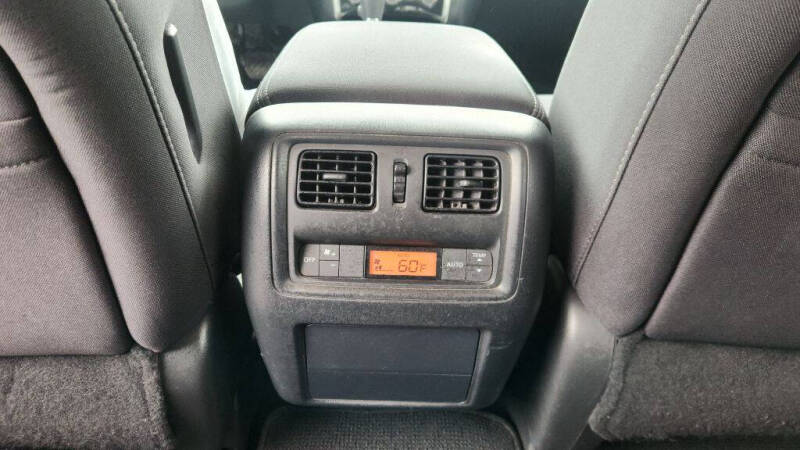 2017 Nissan Pathfinder SV