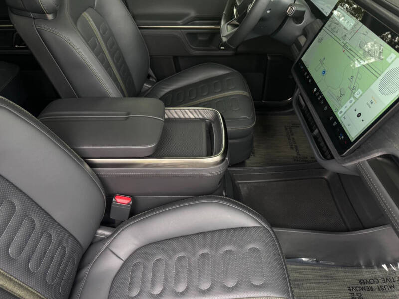 2023 Rivian R1S Adventure