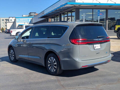 2021 Chrysler Pacifica Hybrid Touring