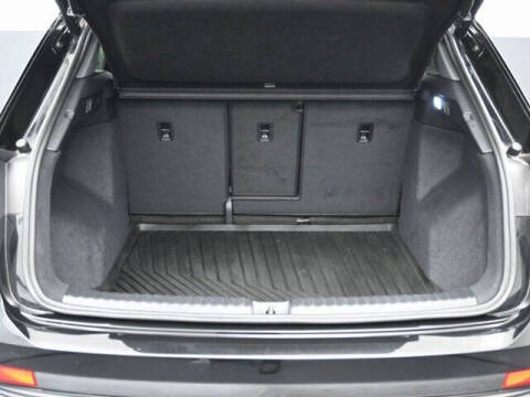 2024 Audi Q4 e-tron quattro Premium 50