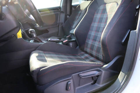 2017 Volkswagen Golf GTI S