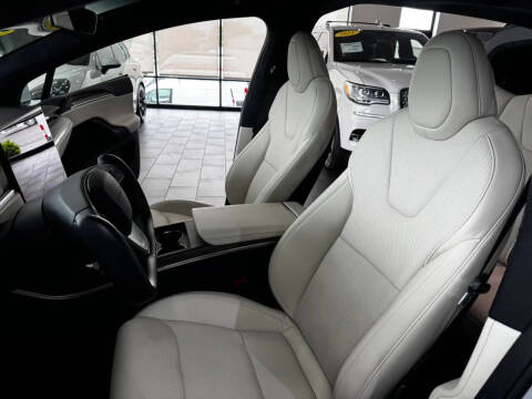 2023 Tesla Model X Standard Range