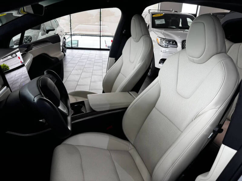 2023 Tesla Model X Standard Range
