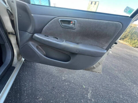 2000 Toyota Camry