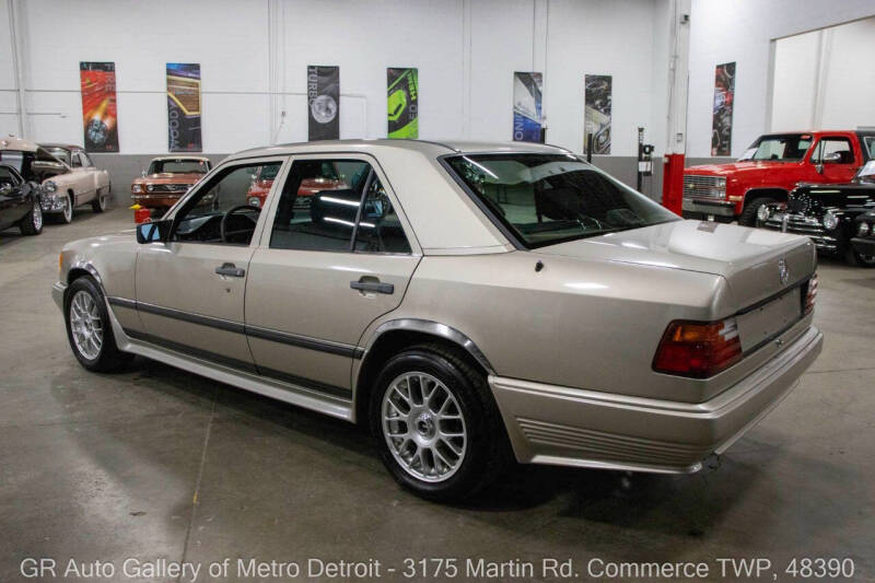 1986 Mercedes-Benz 230E