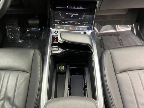 2023 Audi e-tron quattro Premium