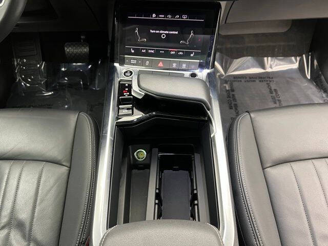 2023 Audi e-tron quattro Premium