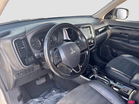 2020 Mitsubishi Outlander SE