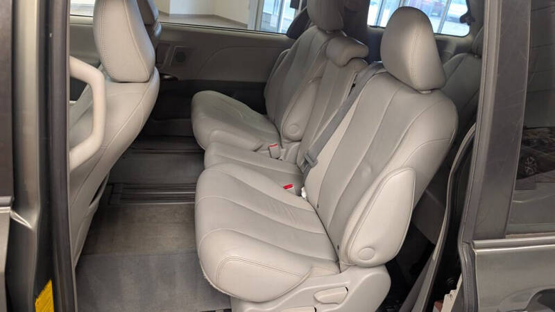 2012 Toyota Sienna