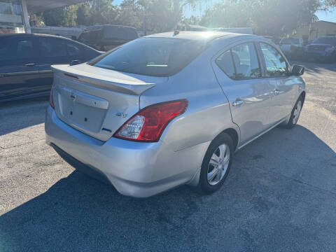 2015 Nissan Versa 1.6 SV