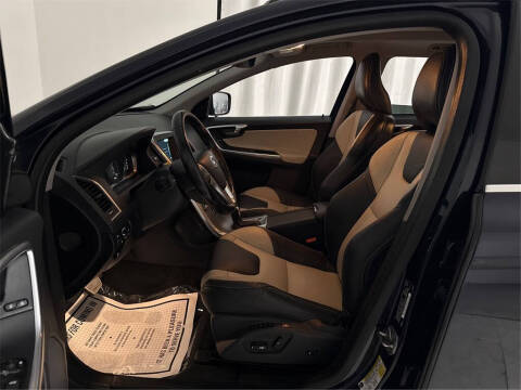 2017 Volvo XC60 T6 Dynamic