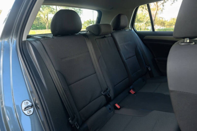 2017 Volkswagen Golf TSI S