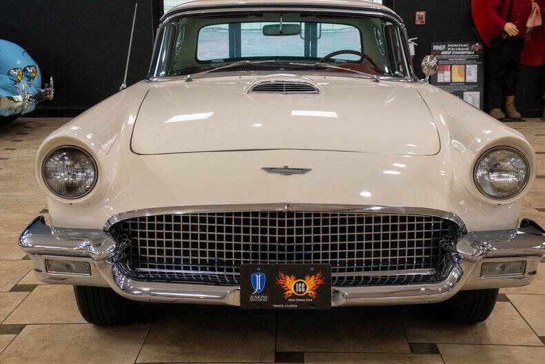 1957 Ford Thunderbird
