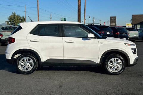 2026 Hyundai Venue SE