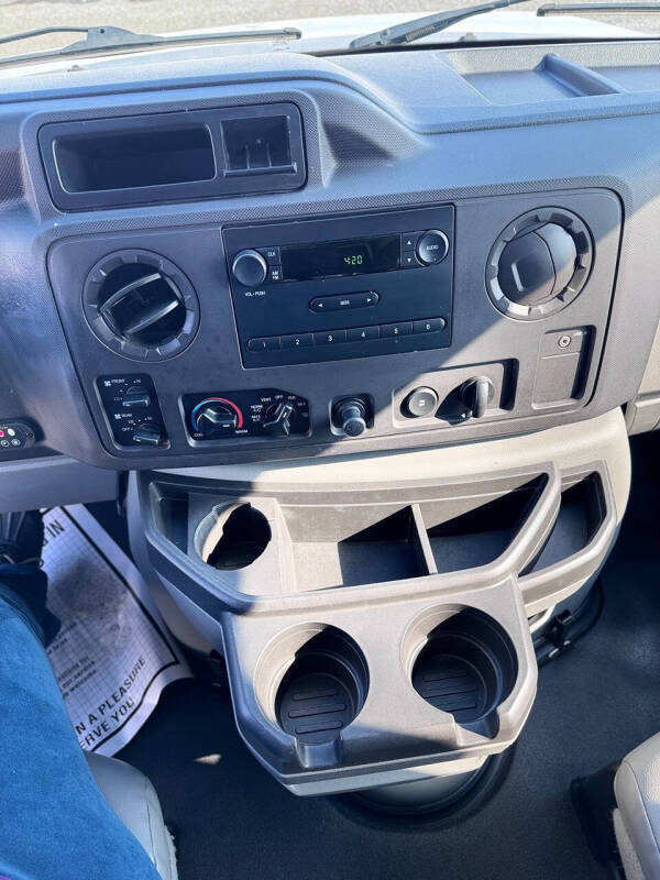 2012 Ford E-Series E-350 SD XL