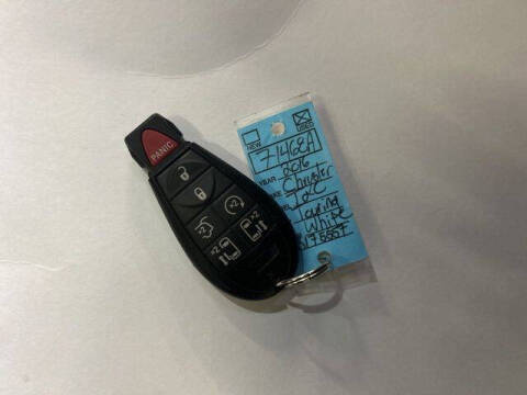 2016 Chrysler Town and Country Touring