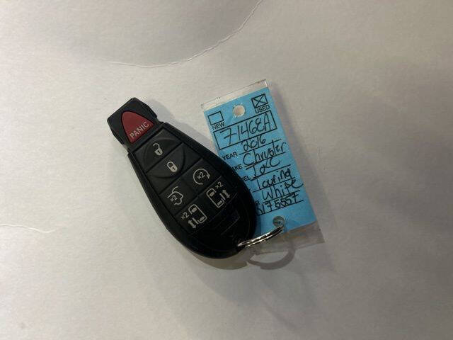 2016 Chrysler Town and Country Touring