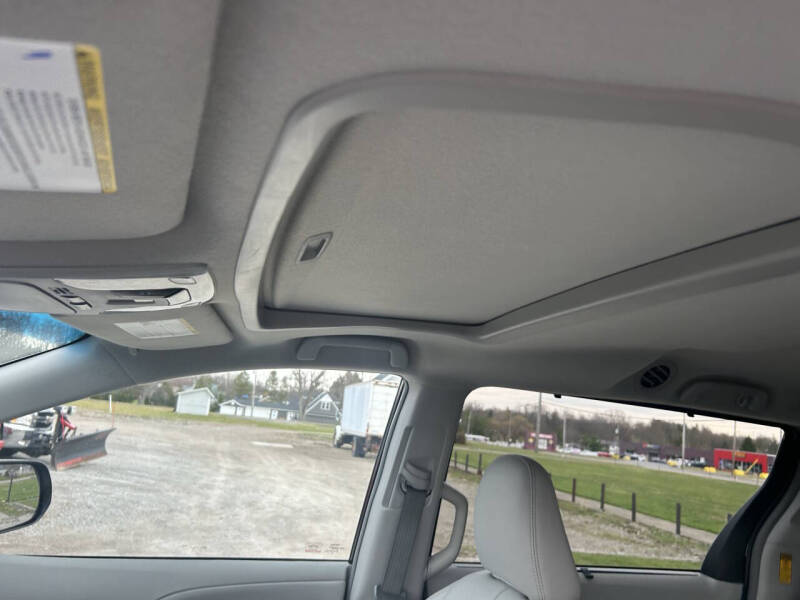 2014 Toyota Sienna XLE 8-Passenger