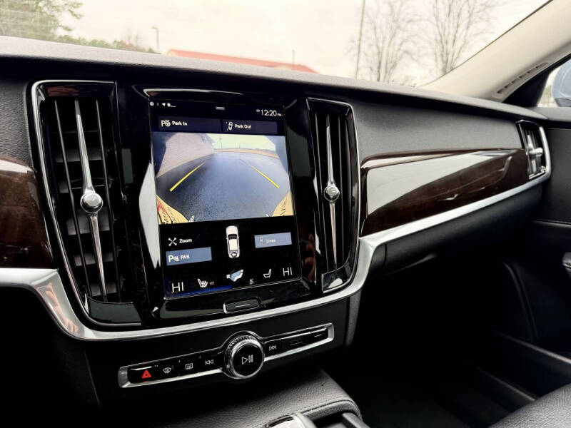 2017 Volvo S90 T5 Momentum