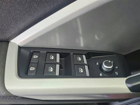 2023 Audi Q3 quattro S line Prem Plus 45 TFSI