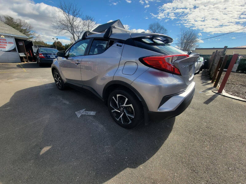 2018 Toyota C-HR XLE Premium photo 5