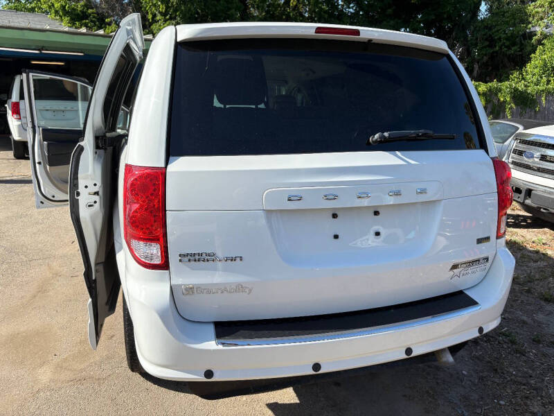 2017 Dodge Grand Caravan SE