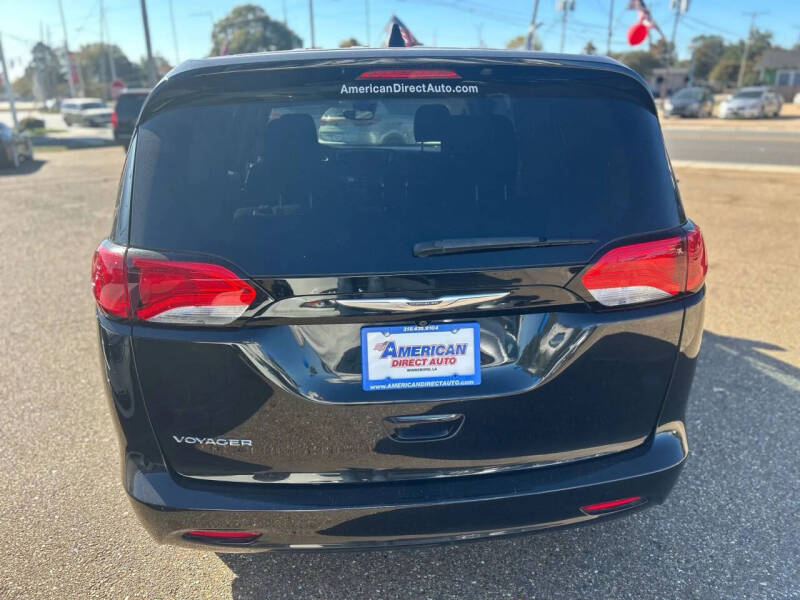 2023 Chrysler Voyager LX