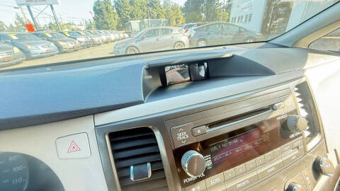 2011 Toyota Sienna LE 8-Passenger