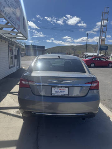 2013 Chrysler 200 Touring