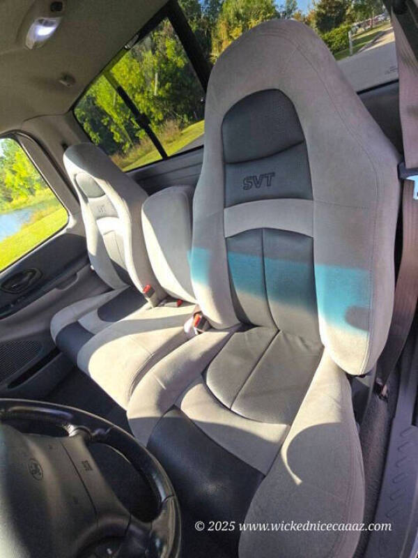 2002 Ford F-150 SVT Lightning