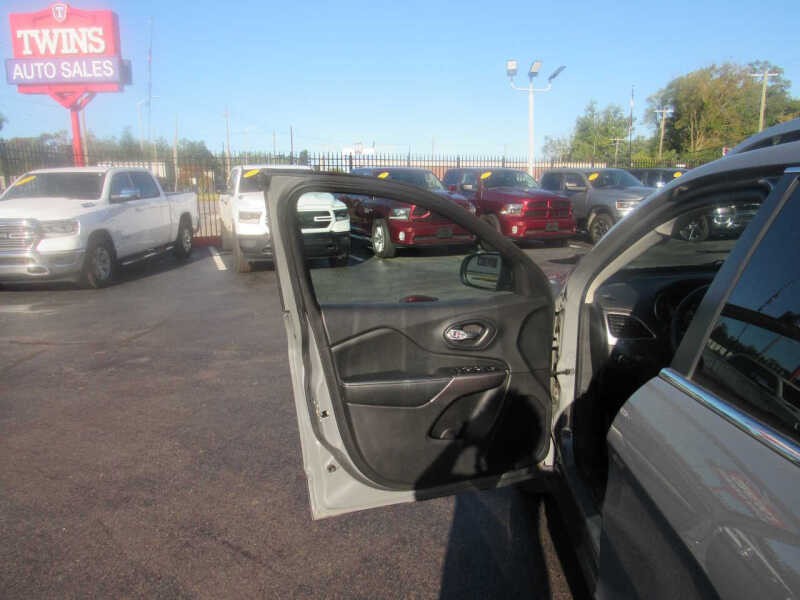 2019 Jeep Cherokee Latitude Plus