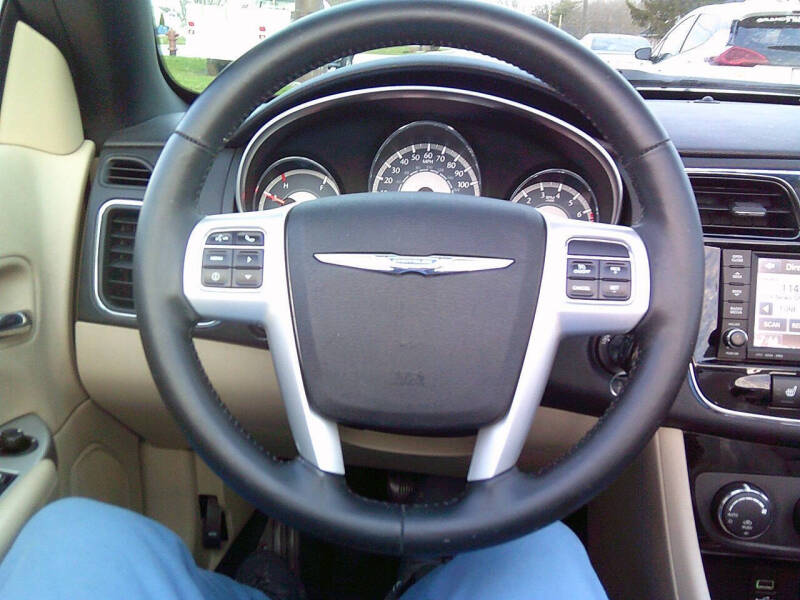 2012 Chrysler 200 Limited