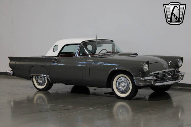 1957 Ford Thunderbird