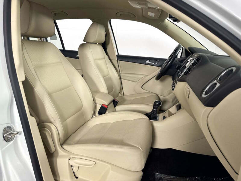 2017 Volkswagen Tiguan 2.0T Limited S 4Motion