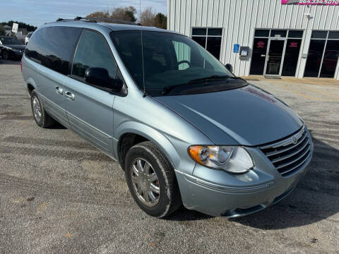 2005 Chrysler Town and Country for sale at UpCountry Motors in Taylors SC