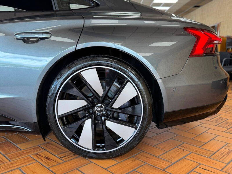 2024 Audi e-tron GT quattro Prestige