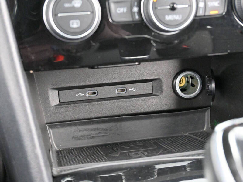 2024 Volkswagen Taos SE 4Motion