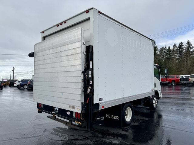 2017 Isuzu BOX VAN
