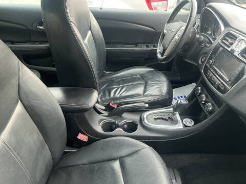 2013 Chrysler 200 Limited