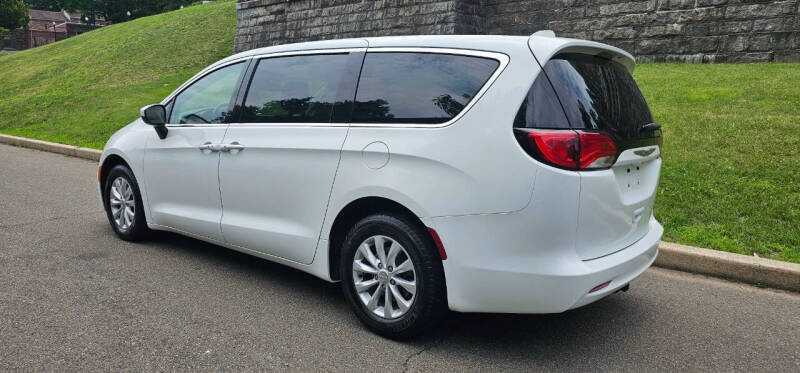 2017 Chrysler Pacifica Touring