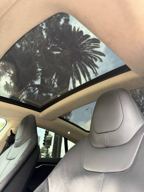 2014 Tesla Model S 85