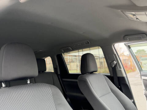 2016 Toyota Highlander LE