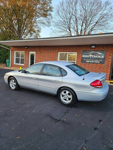 2005 Ford Taurus SE