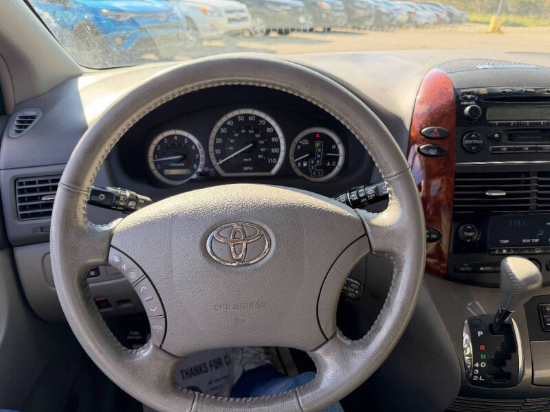 2004 Toyota Sienna XLE Limited 7 Passenger