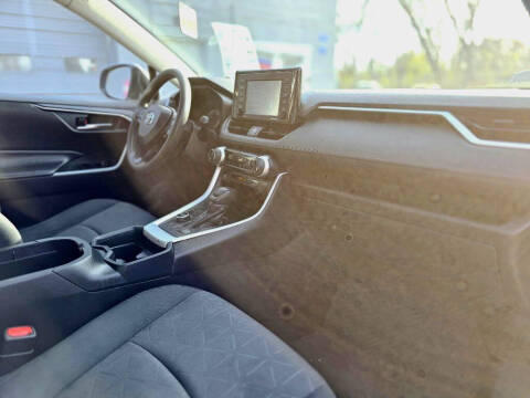 2020 Toyota RAV4 Hybrid XLE