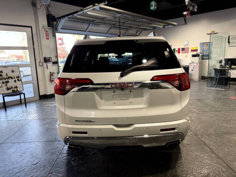 2018 GMC Acadia Denali