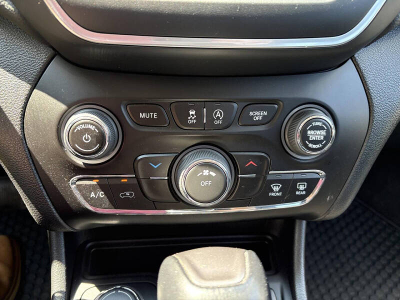 2022 Jeep Cherokee X