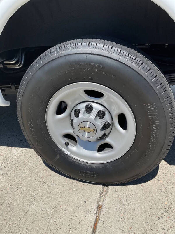 2023 Chevrolet Express LS 3500