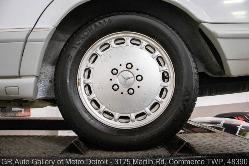 1991 Mercedes-Benz 560-Class 560 SEL