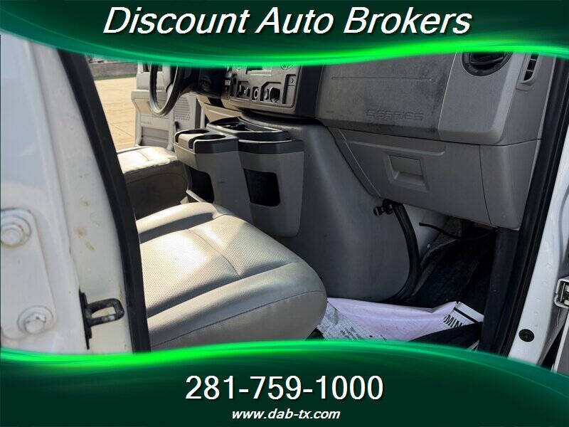 2011 Ford E-Series E-250